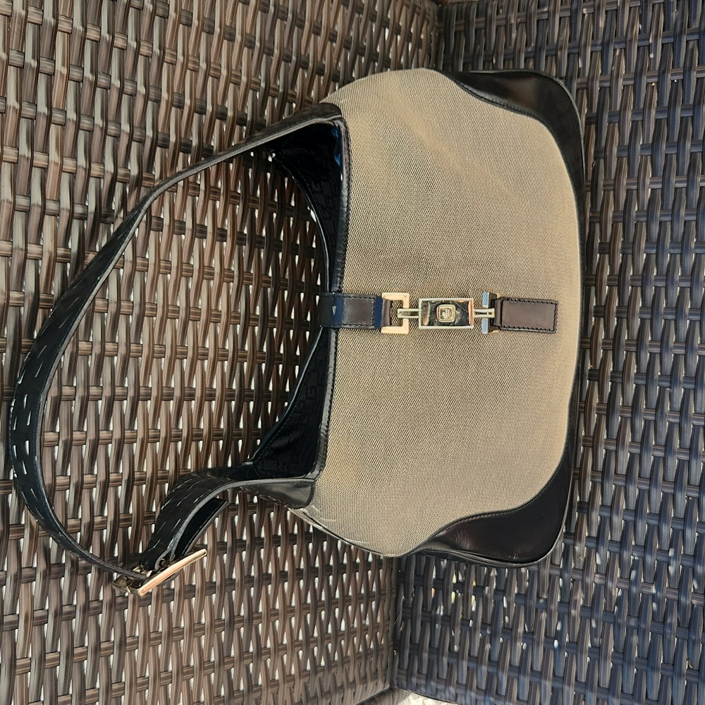 Gucci Jackie Shoulder Bag - Picture 16 of 16